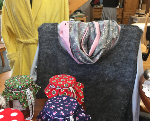 Stricktop mit Bauwollschal